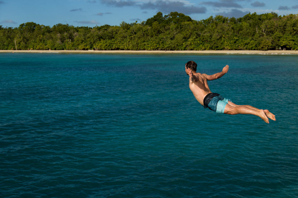 Spektakulärer Sprung ins Wasser vor Guadeloupe - nur Fliegen ist schöner